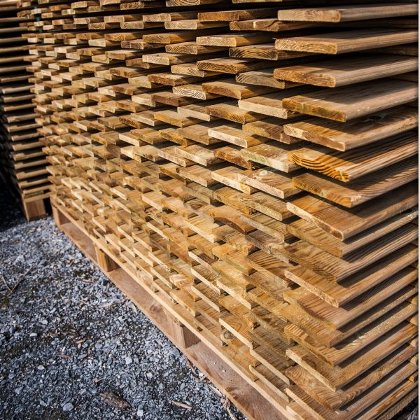 Bois raboté pin traité autoclave lambourde bois d'ossature lame terrasse bardage poteau bois de pologne (6)